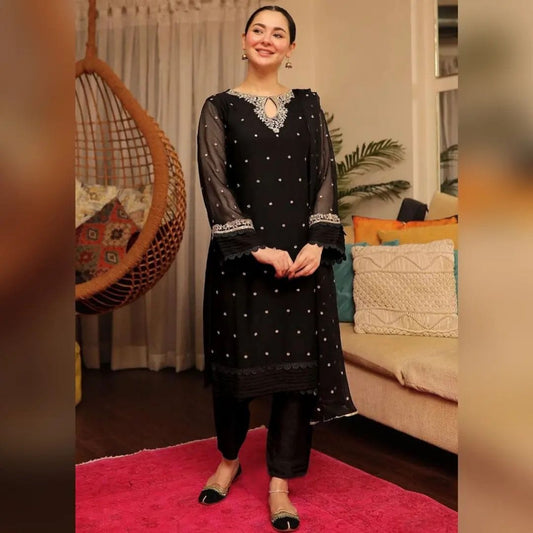 "Refined Luxury" - HANIA AMIR Look